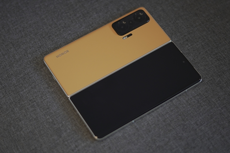 Honor Magic V Fold Price in Nepal - With an Industry-leading design 7 Review on Connectivity and Storage of Honor Magic V Fold Price in Nepal